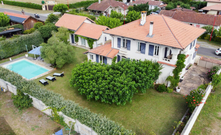 Charmante Maison des Années 30 à Deux Pas des Plages 1